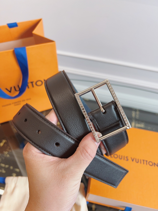 ルイヴィトンベルト背面デザイン